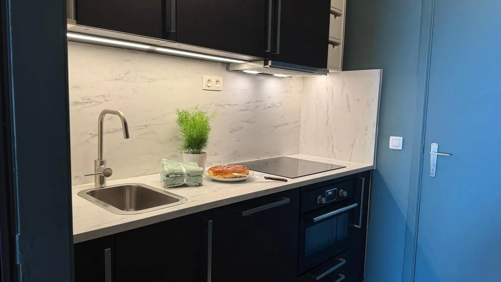 Ruime Studio Frontaal Zeezicht Aaa Locatie Остенде Апартаменты